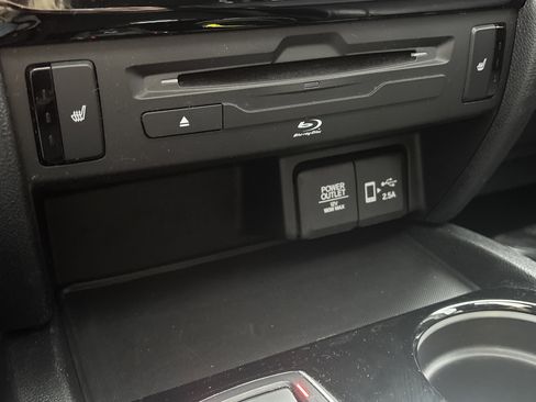 Used 2019 Honda Pilot Touring image 24