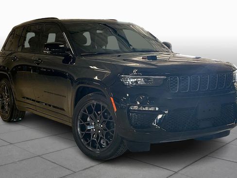 Used 2025 Jeep Grand Cherokee Summit image 2