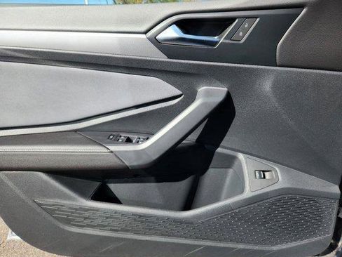 New 2025 Volkswagen Jetta SE image 10