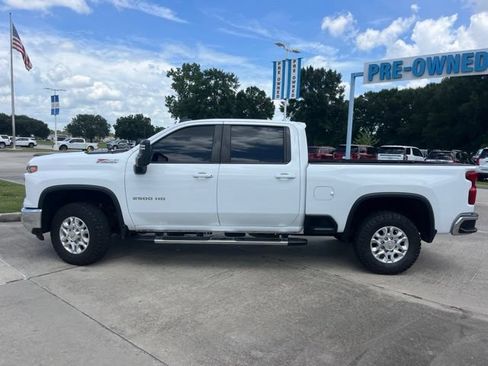Used 2024 Chevrolet Silverado 2500 LT AWD/4WD image 4