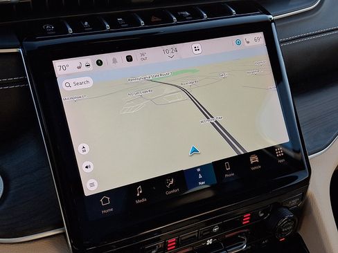 Certified 2023 Jeep Grand Cherokee Limited image 18