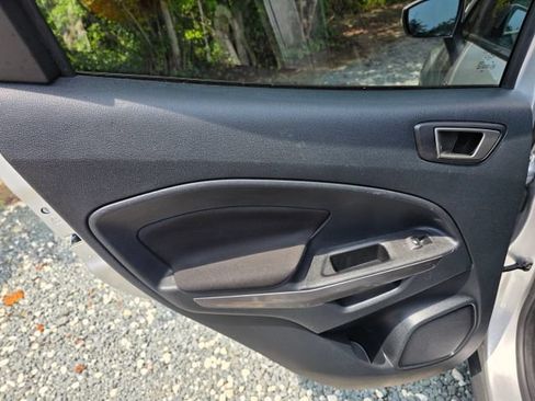 Used 2021 Ford EcoSport SE w/ SE Convenience Package FWD image 19