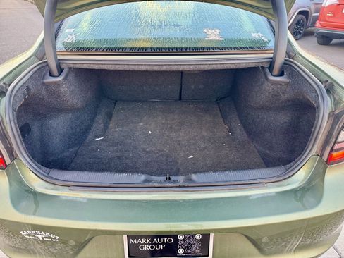 Used 2019 Dodge Charger SXT image 15