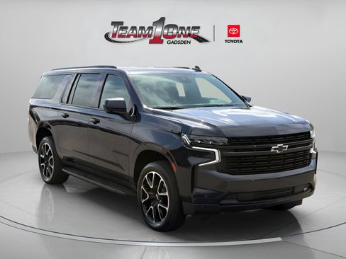 Used 2023 Chevrolet Suburban RST RWD image 1
