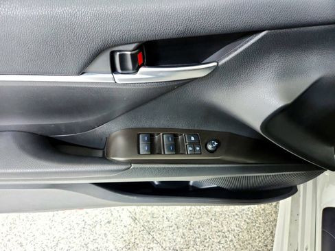 Used 2024 Toyota Camry SE image 13