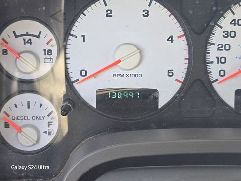 Used 2005 Dodge Ram 2500 Truck SLT image 6