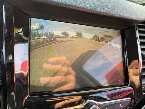 Used 2019 Chevrolet Trax LT w/ LT Convenience Package image 24