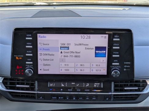 Used 2024 Toyota Sienna XLE image 19