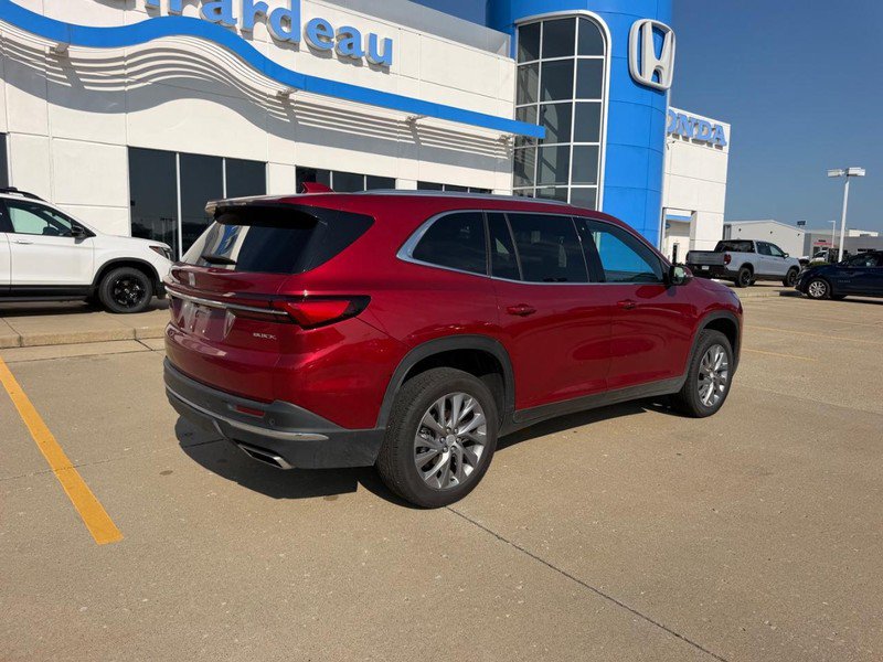 Used 2025 Buick Enclave Preferred AWD/4WD image 2