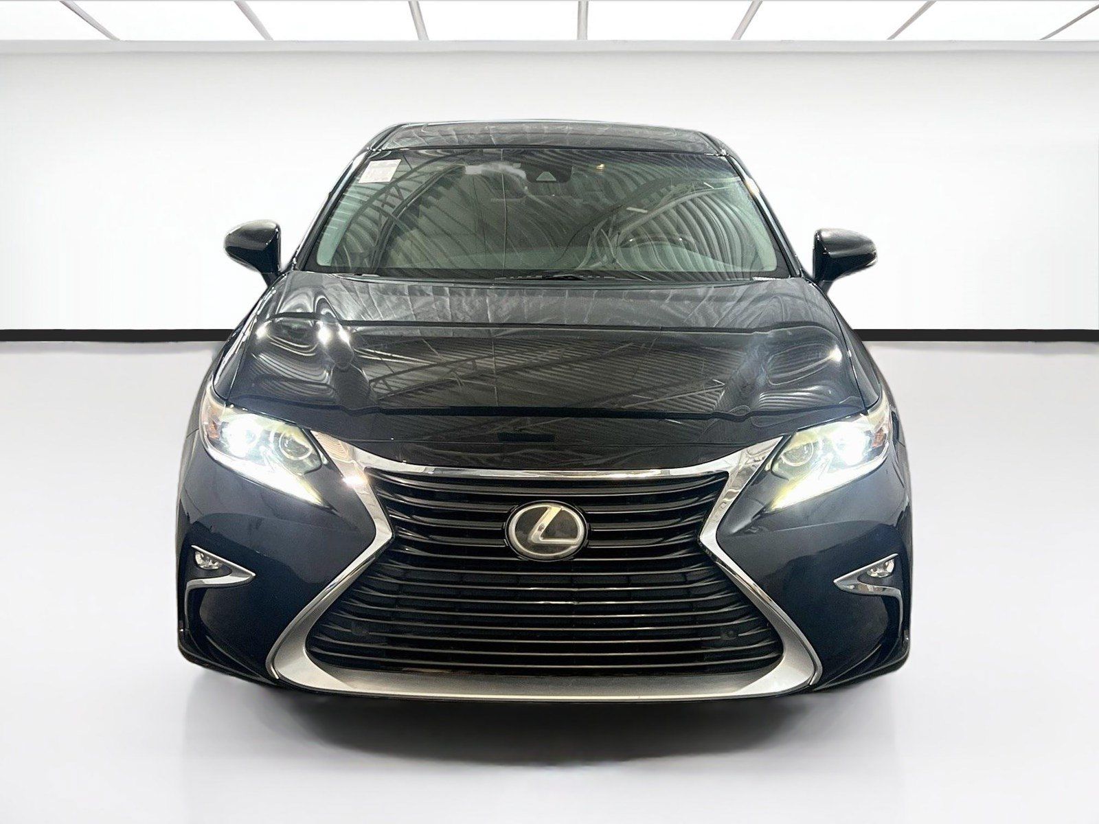 Used 2016 Lexus ES 350 w/ Luxury Package w/Wood Trim FWD image 2