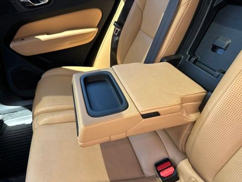 Used 2019 Volvo XC60 T6 Inscription w/ Protection Package Premier AWD/4WD image 16