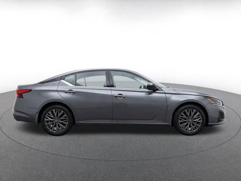 Used 2026 Nissan Altima 2.5 SV FWD image 10