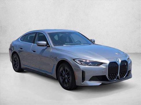 Used 2023 BMW i4 eDrive35 w/ Premium Package RWD image 3
