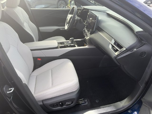 Used 2024 Lexus RX 350h w/ Accessory Package (Z1) AWD/4WD image 28