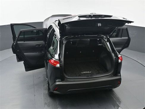 Used 2023 Toyota Corolla Cross LE image 47