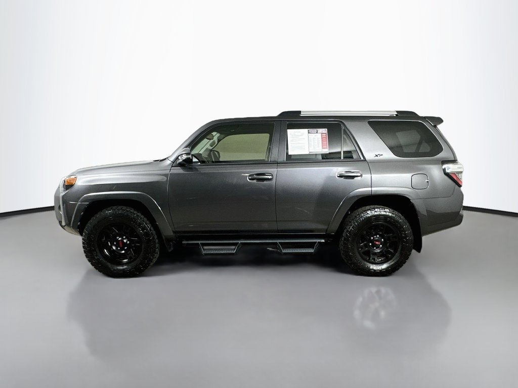 Used 2020 Toyota 4Runner SR5 Premium w/ Moonroof Package AWD/4WD image 5