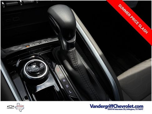 Used 2026 Chevrolet Colorado ZR2 w/ Technology Package AWD/4WD image 18