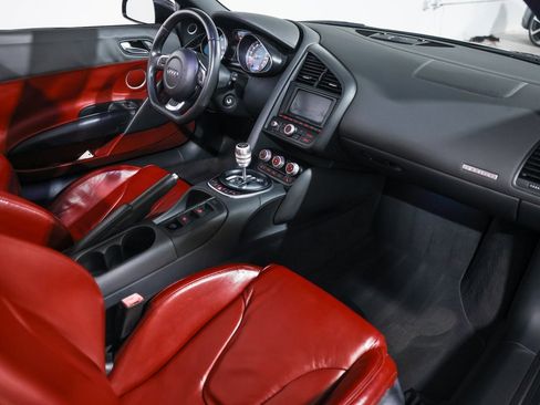Used 2011 Audi R8 V8 image 21