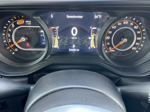 Used 2024 Jeep Wrangler Sahara image 23