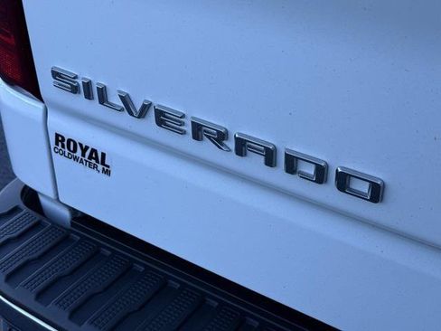 Used 2023 Chevrolet Silverado 1500 LT AWD/4WD image 34