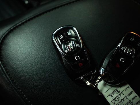 Used 2024 Buick Enclave Premium AWD/4WD image 24