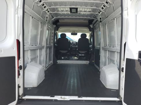 Used 2025 RAM ProMaster 2500 w/ Convenience Group FWD image 9