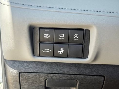 Used 2024 Toyota Highlander Platinum FWD image 23
