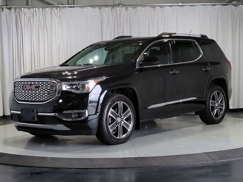 Used 2017 GMC Acadia Denali w/ Technology Package AWD/4WD image 4