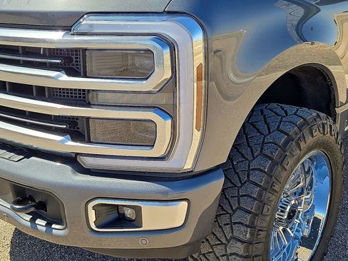 Used 2026 Ford F250 Platinum w/ Platinum Plus Package image 9