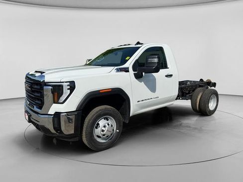 New 2026 GMC Sierra 3500 Pro w/ Snow Plow Prep Package AWD/4WD image 2