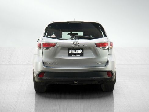 Used 2014 Toyota Highlander XLE AWD/4WD image 4