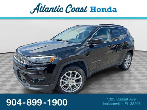 Used 2022 Jeep Compass Latitude w/ Sun and Sound Group AWD/4WD image 1