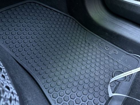 Used 2019 Jeep Compass Sport w/ Cold Weather Group image 15