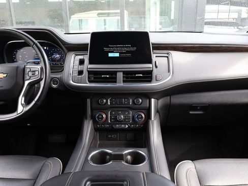 Used 2023 Chevrolet Suburban Premier image 27