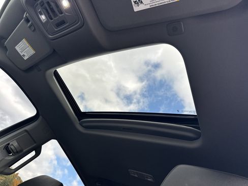 Certified 2025 Chevrolet Silverado 2500 LTZ w/ LTZ Plus Package image 32