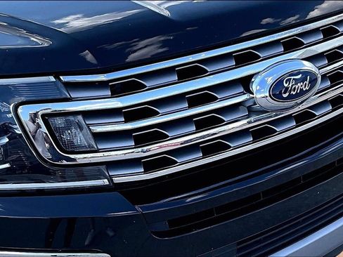 Used 2021 Ford Expedition Limited AWD/4WD image 27