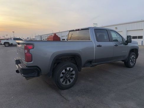 Used 2024 Chevrolet Silverado 2500 Custom w/ Custom Value Package image 9