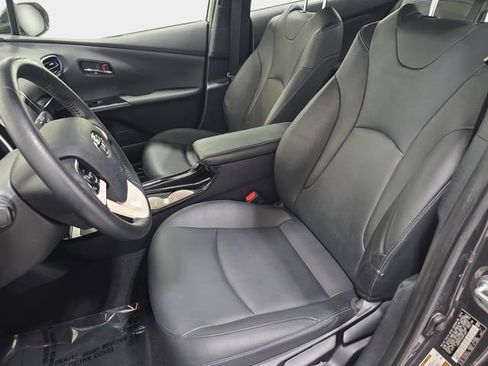 Used 2016 Toyota Prius Three Touring FWD image 13