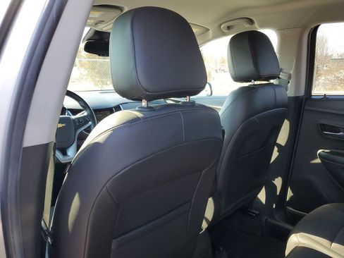 Used 2019 Chevrolet Trax LT w/ LT Convenience Package image 27