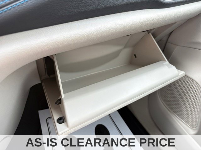 Used 2021 Chrysler Pacifica Touring-L FWD image 38