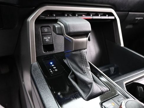 Used 2022 Toyota Tundra SR5 w/ Convenience Package RWD image 23
