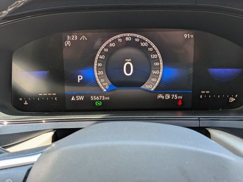 Used 2023 Volkswagen Taos SE w/ Panoramic Sunroof Package AWD/4WD image 19