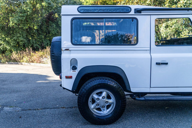Used 1995 Land Rover Defender 90 AWD/4WD image 9
