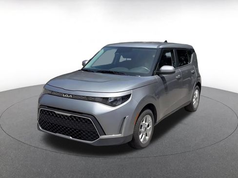 Used 2025 Kia Soul LX w/ LX Technology Package FWD image 6