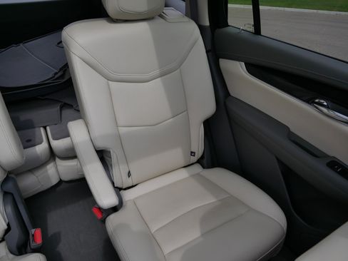 Used 2024 Cadillac XT6 Premium Luxury w/ LPO, Floor Liner Package AWD/4WD image 13