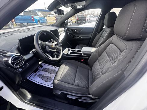 Used 2025 Chevrolet Equinox LT FWD image 6