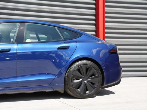 Used 2022 Tesla Model S AWD/4WD image 11
