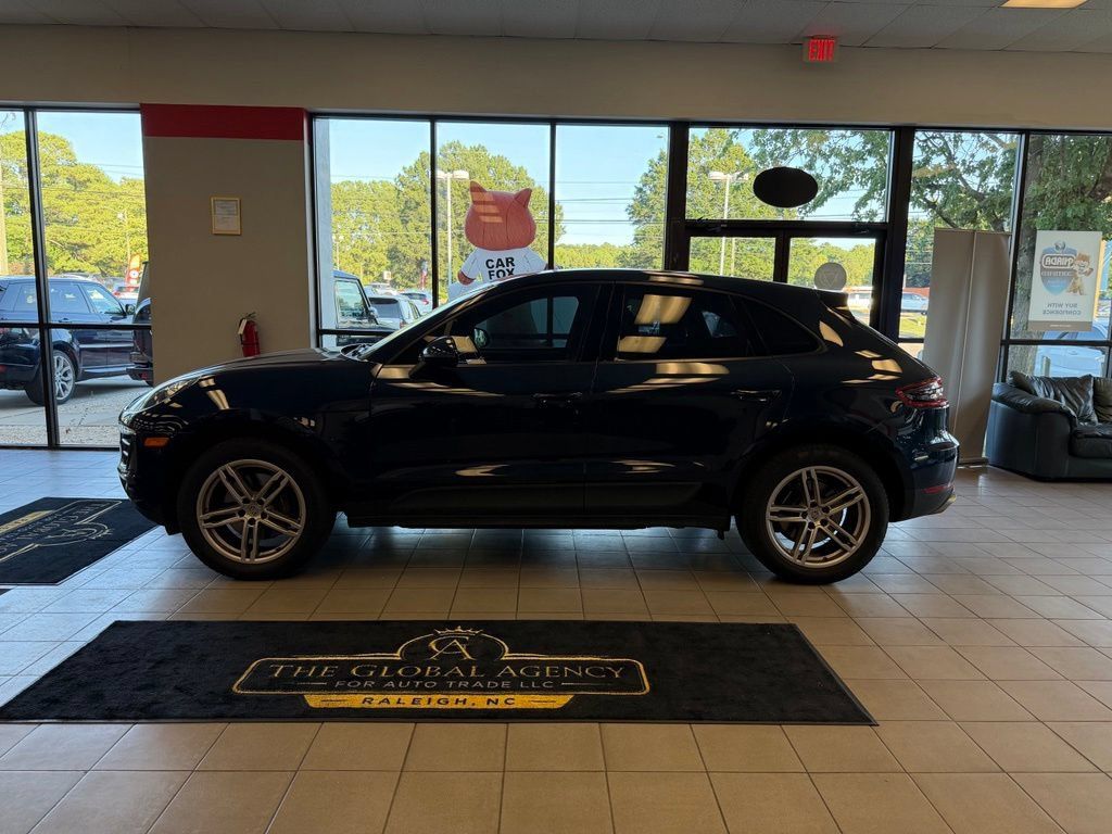 Used 2018 Porsche Macan Sport Edition AWD/4WD image 3