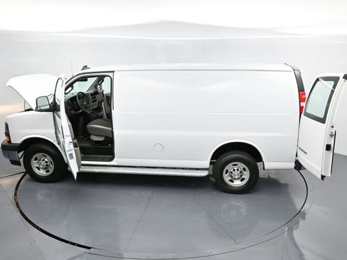 Used 2022 Chevrolet Express 2500 w/ Driver Convenience Package image 33