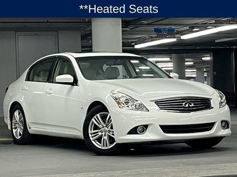 Used 2015 INFINITI Q40 w/ Moonroof Package image 3